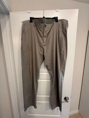 Faherty Men's Movement Chinos in Light Khaki